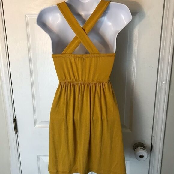 šWetāsealāMustardĀ ColoredāMāOpenāBackāDress! - Picture 6 of 7